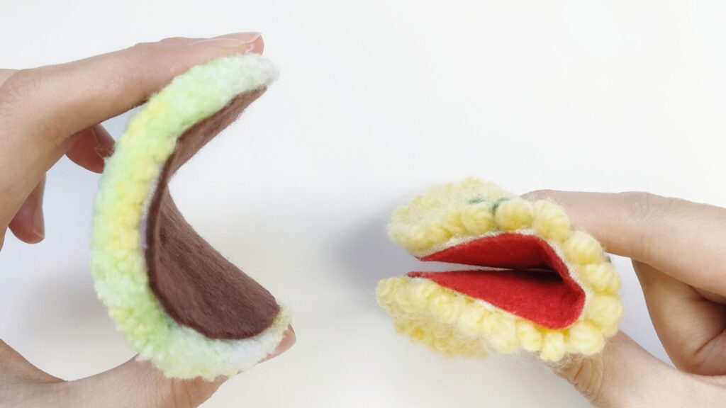 木工用ボンドとパンチニードル専用ボンドの柔らかさの違い