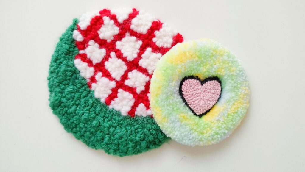 パンチニードル初心者極太毛糸と並太毛糸の作品