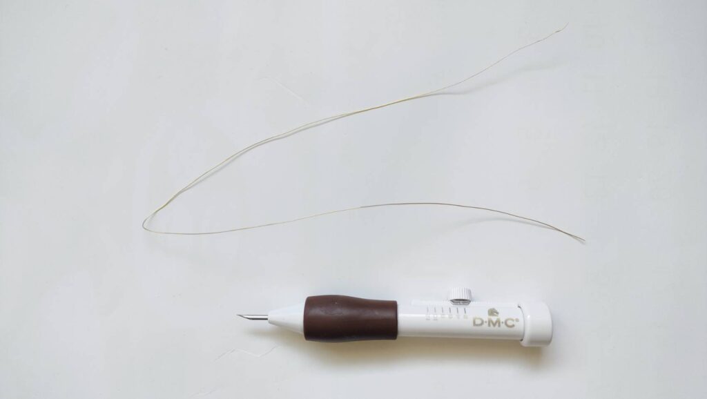 ワイヤーとパンチニードルペン